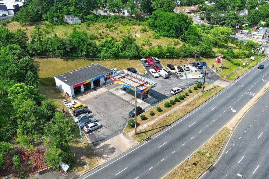 More Photos Of 5803 Annapolis Rd, Bladensburg Service Station For Sale
