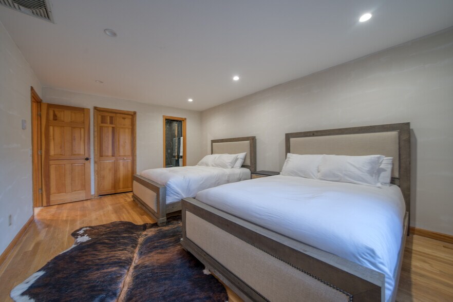 More Photos Of 218 NY-296, Windham Hotel For Sale