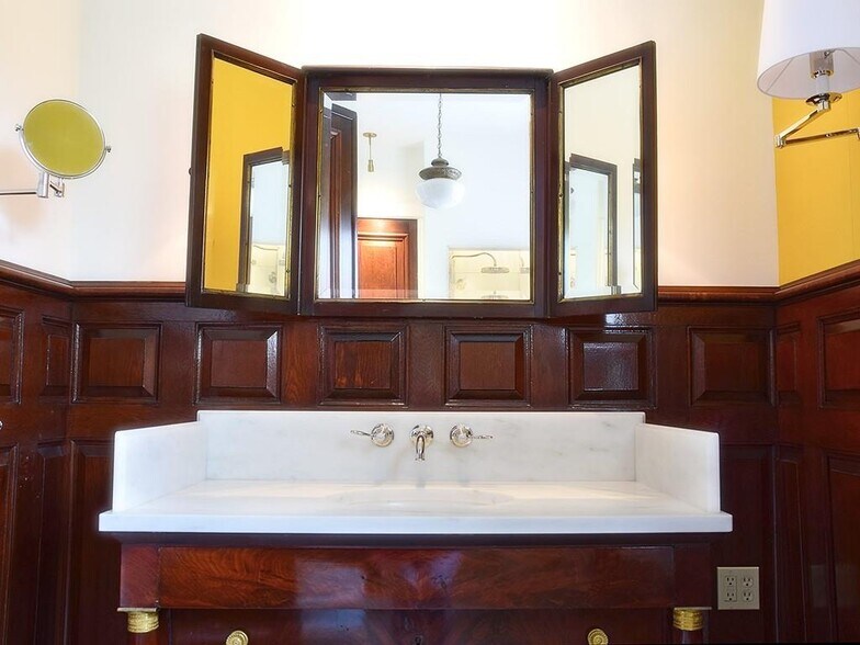 More Photos Of 415 Main St, Arrow Rock Specialty For Sale