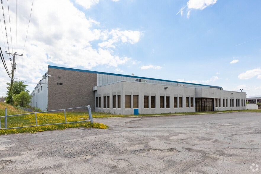 Primary Photo Of 8100-8200 Boul Cavendish, Saint-Laurent Distribution For Lease