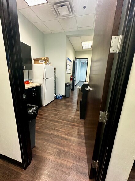 More Photos Of 17100 N 67th Ave, Glendale Office For Sale