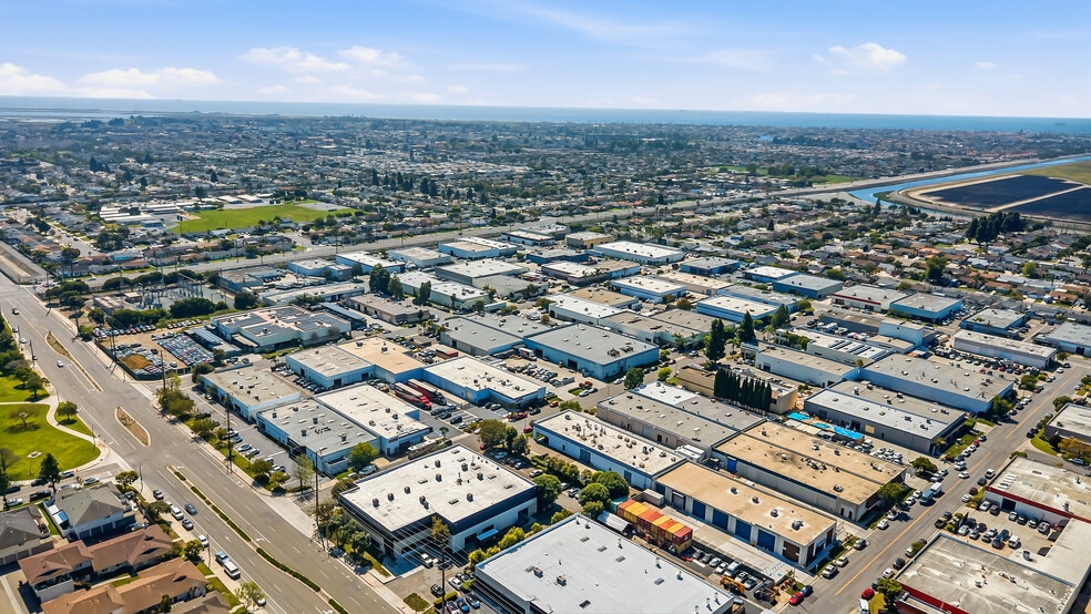 More Photos Of 5375 Industrial Dr, Huntington Beach Light Distribution For Sale
