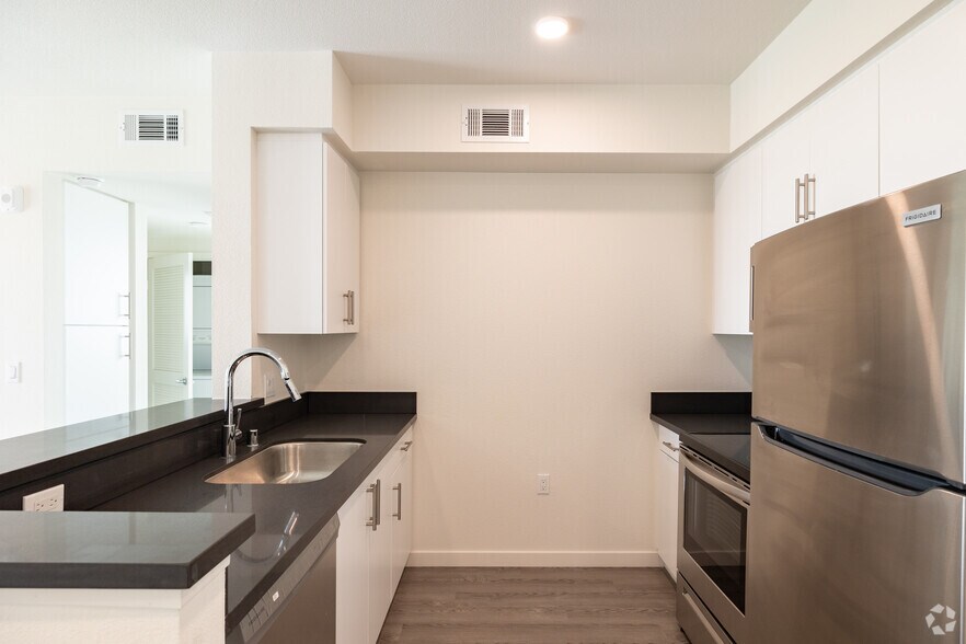 More Photos Of 3518 Chesapeake Ave, Los Angeles Apartments For Sale