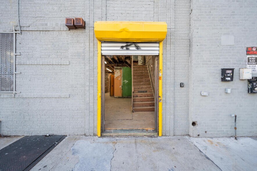 More Photos Of 1539 Covert St, Ridgewood Warehouse For Lease