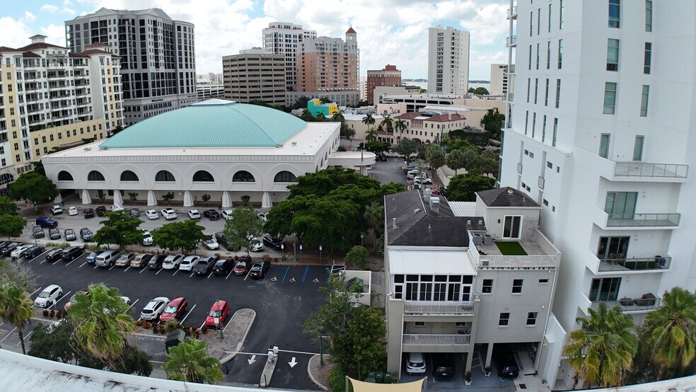 More Photos Of 1345 2nd St, Sarasota Office Residential For Sale