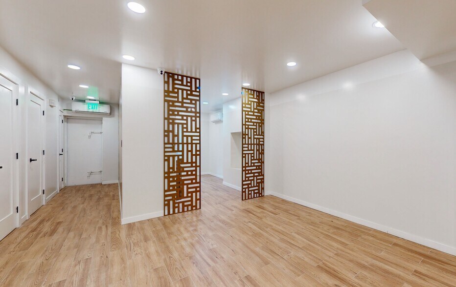 More Photos Of 2150 Fifth Ave, New York Storefront Retail Office For Sale