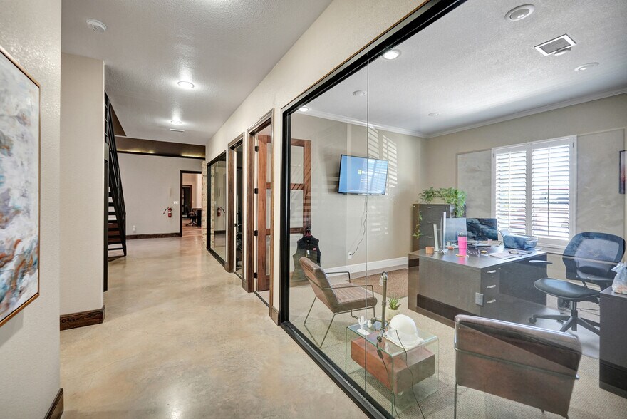 More Photos Of 4313 N County Rd W, Odessa Office For Sale
