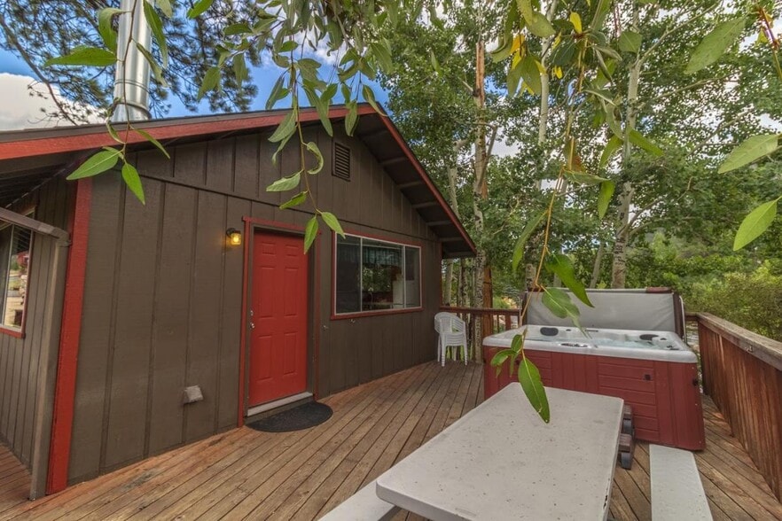 More Photos Of 710 Moraine Ave, Estes Park Hotel For Sale