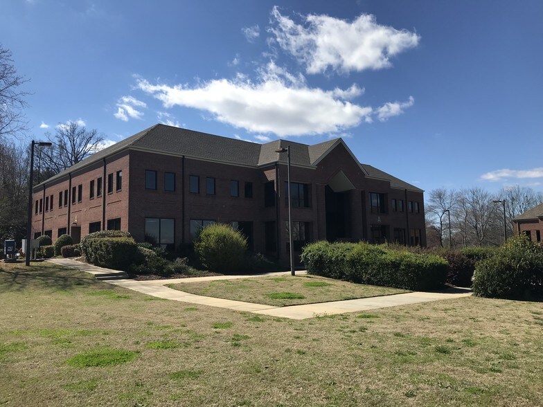 More Photos Of 330 Pelham Rd, Greenville Medical For Lease