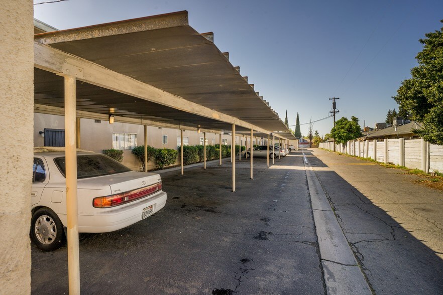 More Photos Of 4040 E Dakota Ave, Fresno Apartments For Sale