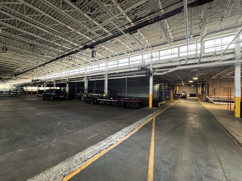 More Photos Of 715 E Duncan St, Manchester Warehouse For Lease