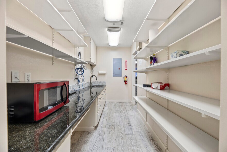 More Photos Of 11111 Jones Rd, Houston Medical For Sale