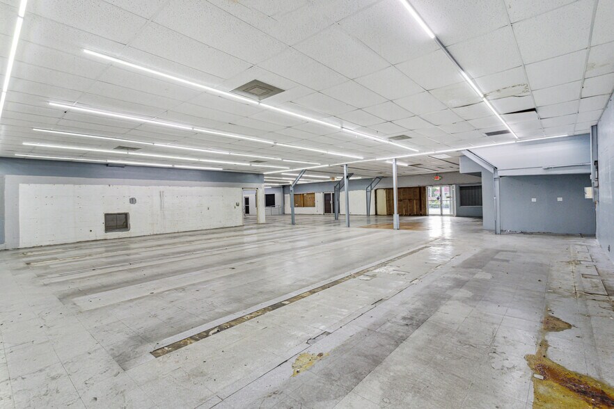 More Photos Of 1601 E Sample Rd, Pompano Beach Freestanding For Sale