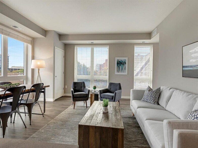 More Photos Of 10 2nd St SE, Minneapolis Apartments For Lease