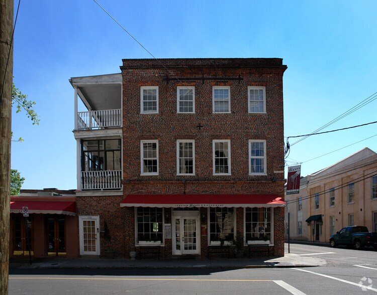 More Photos Of 158 Church St, Charleston Restaurant For Lease