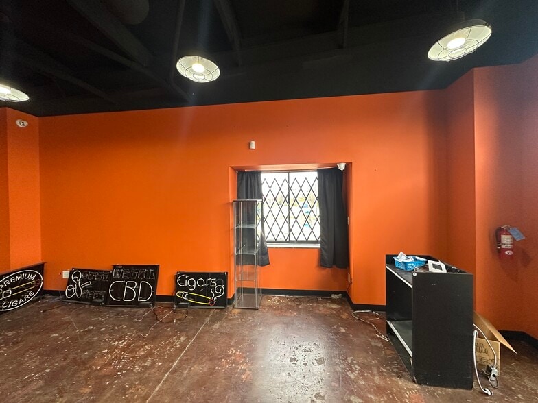 More Photos Of 100 Lawrence ln, Shepherdsville General Retail For Sale