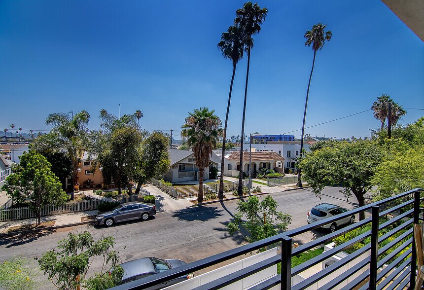 More Photos Of 811 N Harvard Blvd, Los Angeles Multifamily For Sale