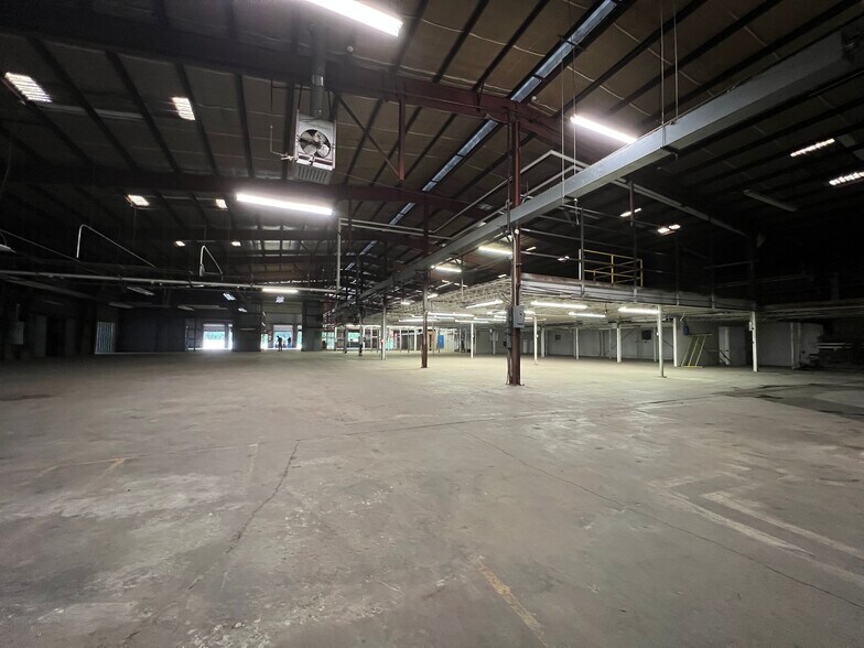 More Photos Of 4179 Vansant Rd, Douglasville Warehouse For Sale