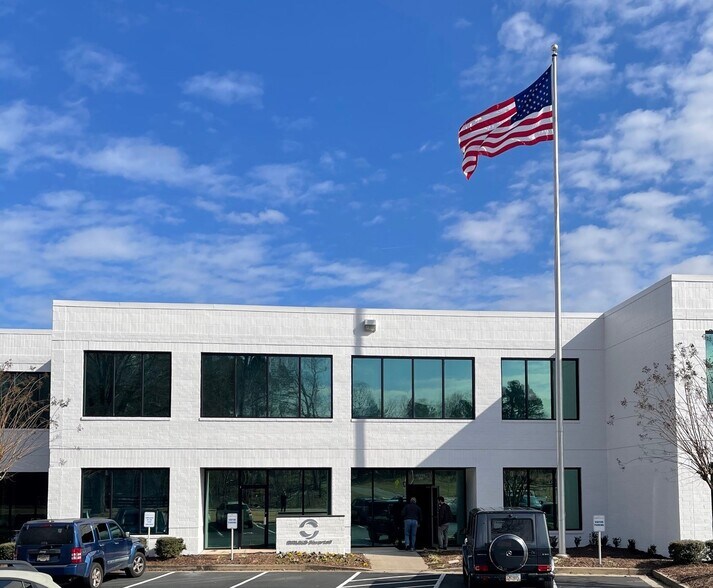 More Photos Of 5975 Shiloh Rd, Alpharetta Showroom For Lease