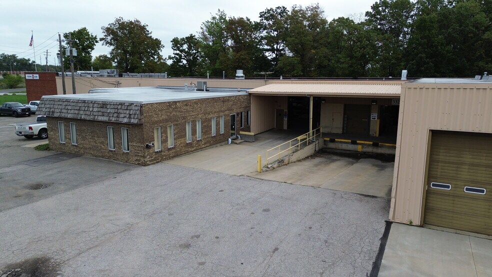 More Photos Of 33220-33250 Lakeland Blvd, Eastlake Warehouse For Lease