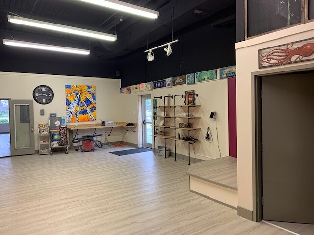 More Photos Of 4400 Portage St NW, North Canton Flex For Lease