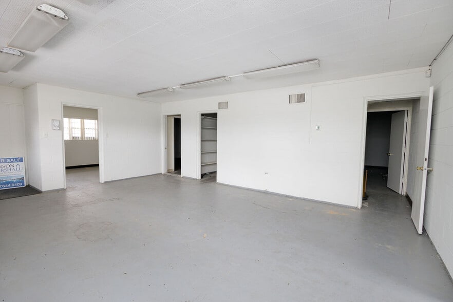 More Photos Of 2520 Hansrob Rd, Orlando Light Manufacturing For Lease