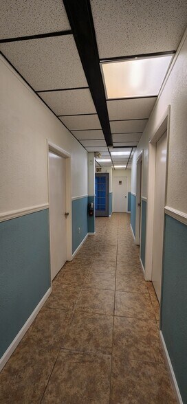 More Photos Of 7800 W Oakland Park Blvd, Sunrise Medical For Sale