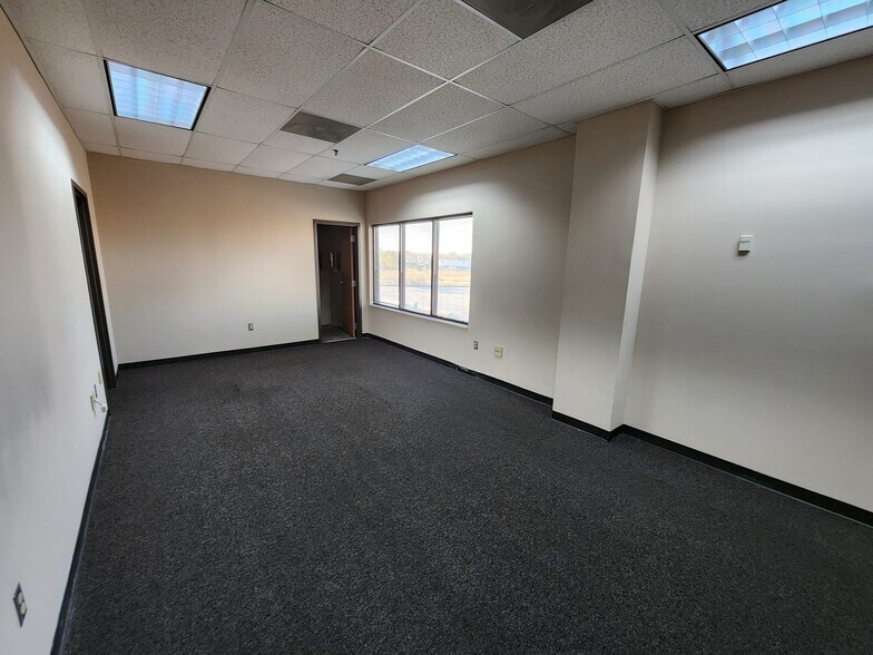 More Photos Of 5557 Nashville Rd, Bowling Green Manufacturing For Lease