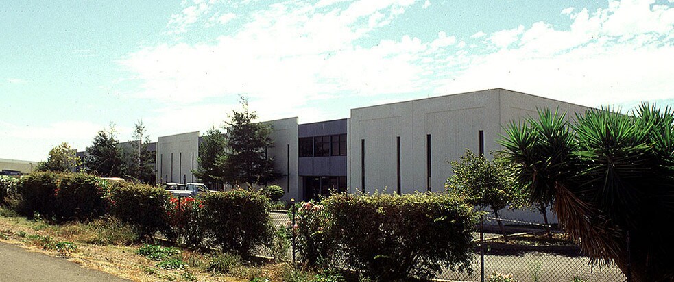 More Photos Of 29500-29550 Kohoutek Way, Union City Manufacturing For Lease