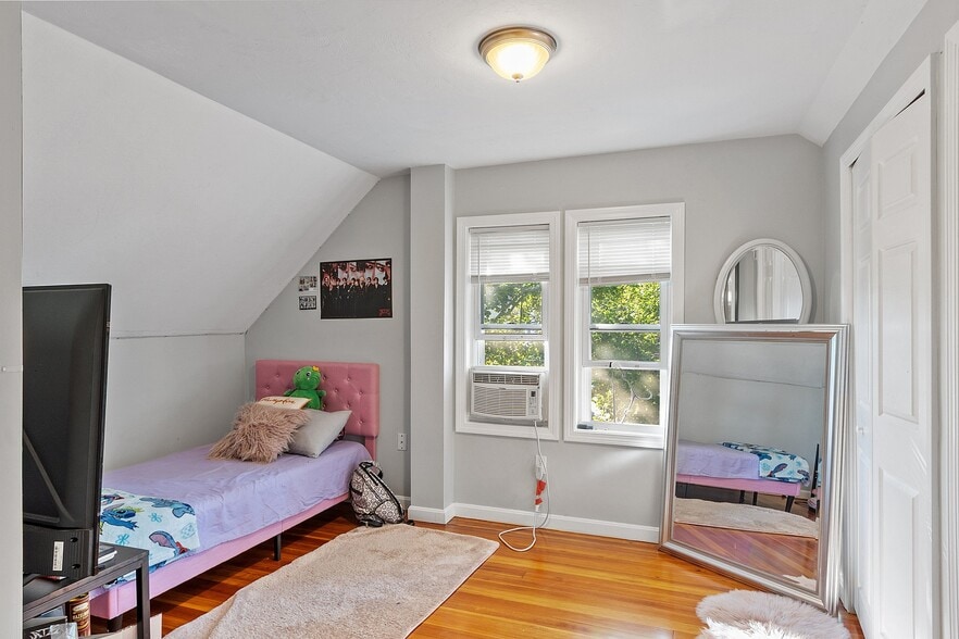 More Photos Of 36-38 Houghton St, Worcester Apartments For Sale