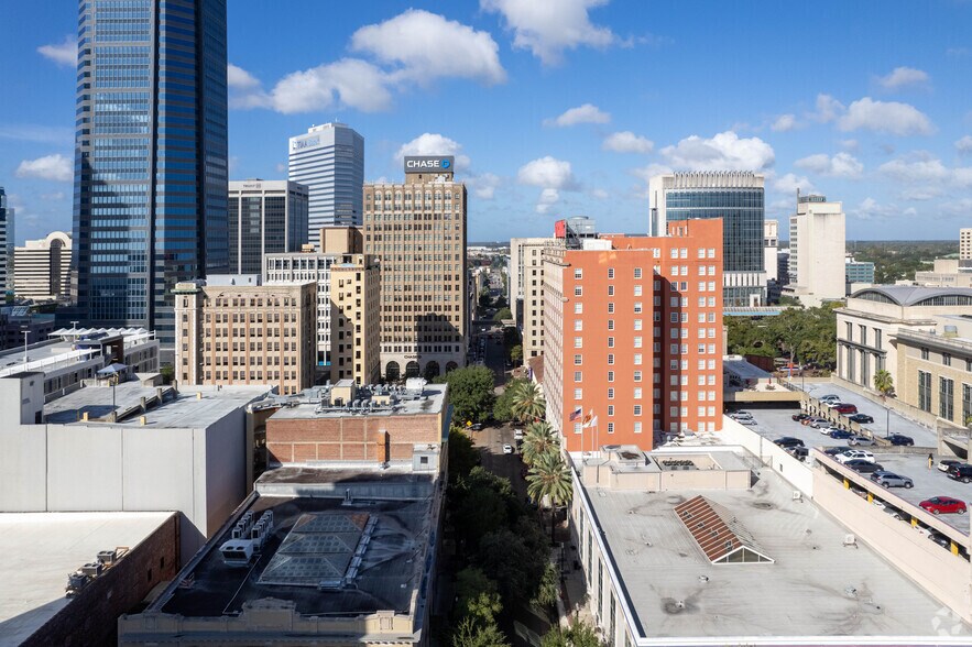 More Photos Of 31 W Adams St, Jacksonville Apartments For Lease