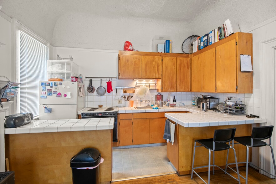 More Photos Of 348-352 Jayne Ave, Oakland Apartments For Sale