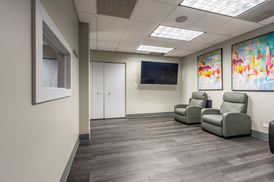 More Photos Of 2400 N Ashland Ave, Chicago Medical For Lease