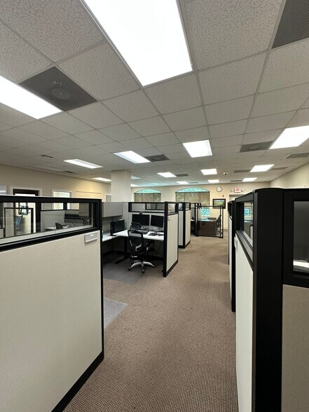 More Photos Of 4371 US Highway 17, Orange Park Office For Lease