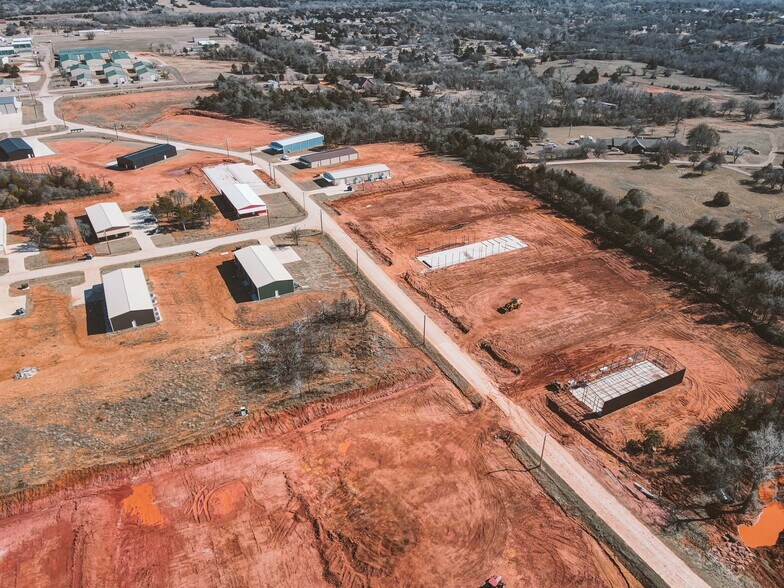 More Photos Of 451 Koloa Ave, Edmond Manufacturing For Sale