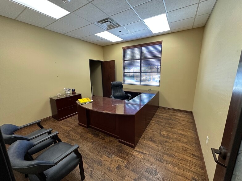 More Photos Of 700 Katy Rd, Keller Office For Lease