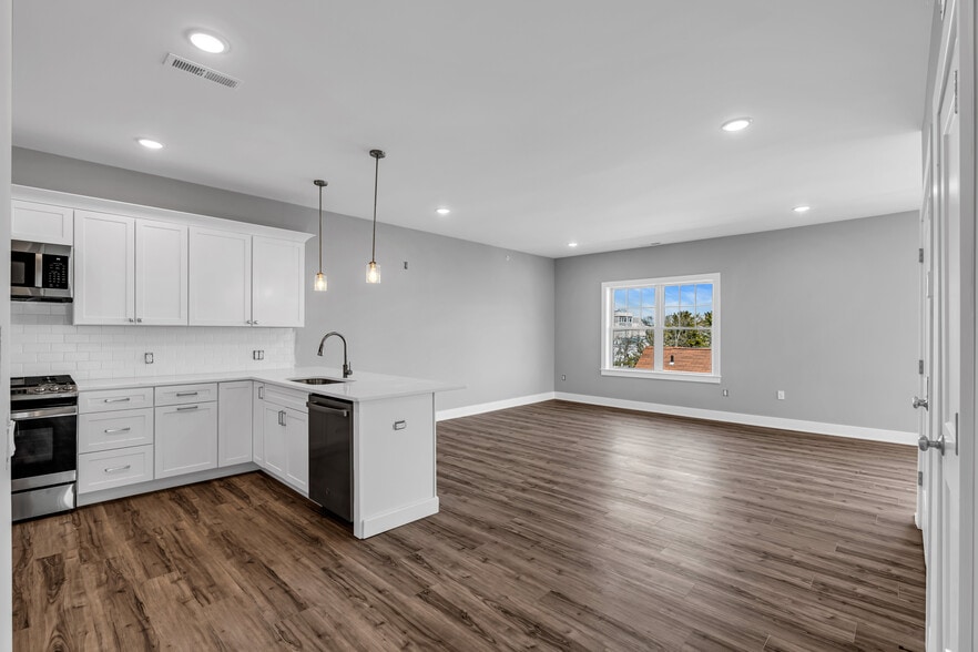 More Photos Of 33 Union Ave, Manasquan Apartments For Sale