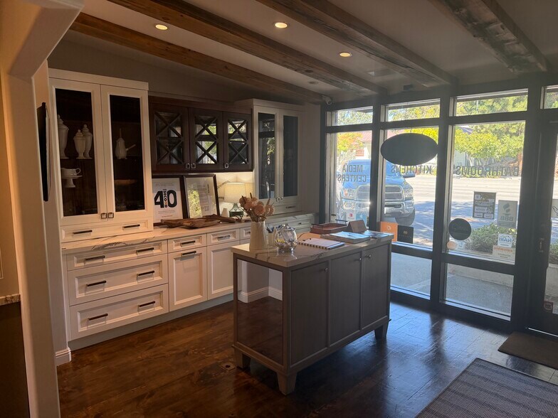 More Photos Of 3373-3375 Mount Diablo Blvd, Lafayette Loft Creative Space For Sale