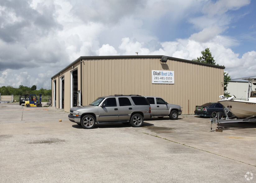 Primary Photo Of 12450 Highway 3, Webster Warehouse For Lease