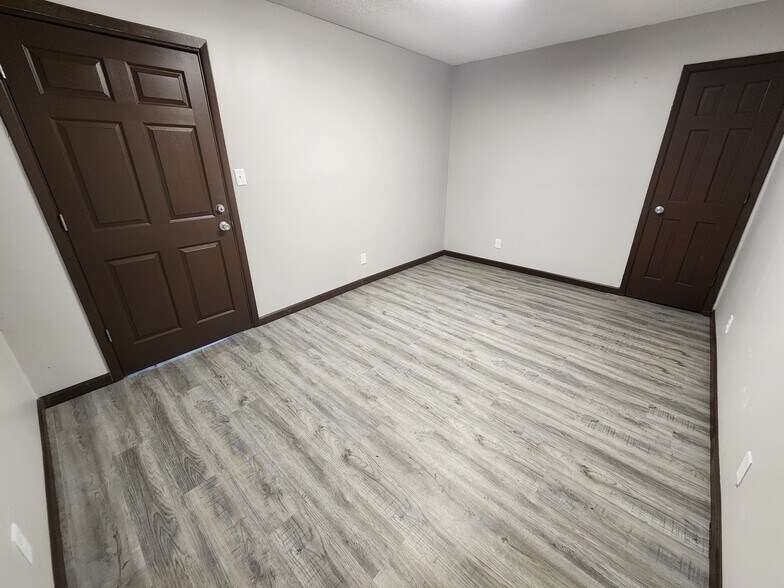 More Photos Of 4400 S Sioux St, Terre Haute Warehouse For Lease