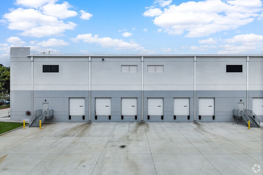 More Photos Of 1145 107th St., Arlington Warehouse For Lease