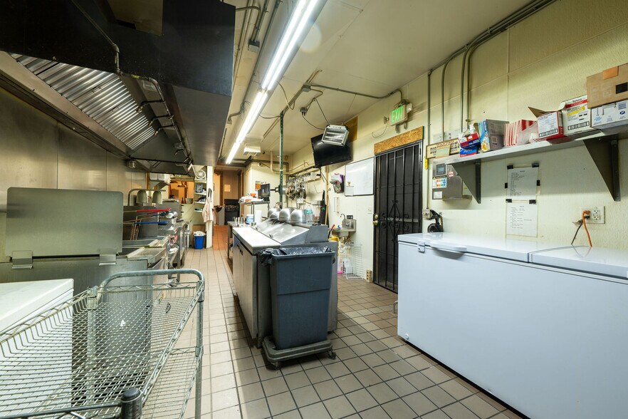 More Photos Of 230 Main St, Hobart Movie Radio TVStudio For Sale