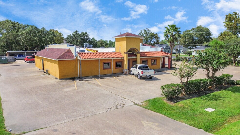 More Photos Of 901 W Clayton St, Dayton Restaurant For Sale