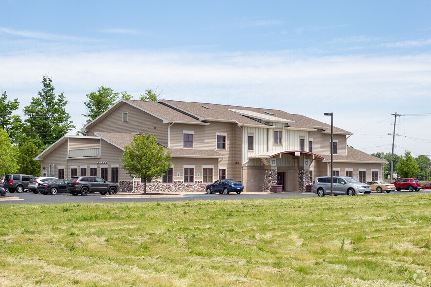 More Photos Of 1195 Wilson Ave NW, Grand Rapids Medical For Sale