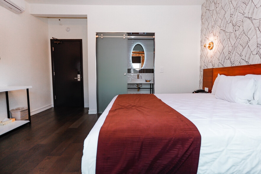 More Photos Of 3206 W 8th St, Los Angeles Hotel For Sale