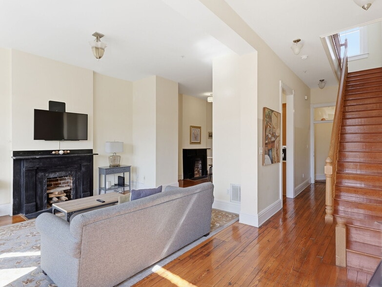 More Photos Of 8-10 E Main St, Richmond Apartments For Sale