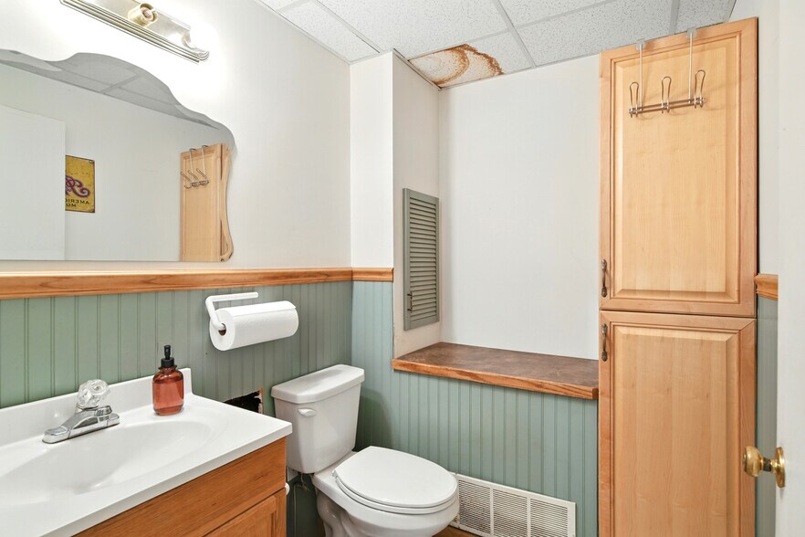 More Photos Of 962 Southampton Rd, Westfield Warehouse For Sale