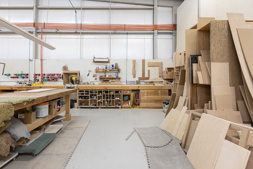 More Photos Of 641 Acorn Dr, Harrisonburg Manufacturing For Sale