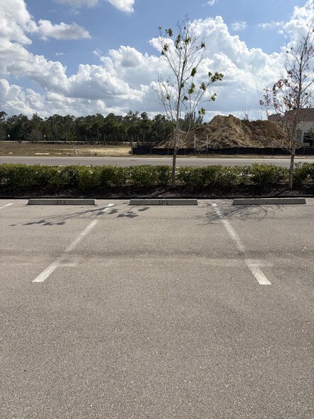 More Photos Of 12300 Itec Park dr, Fort Myers Warehouse For Sale