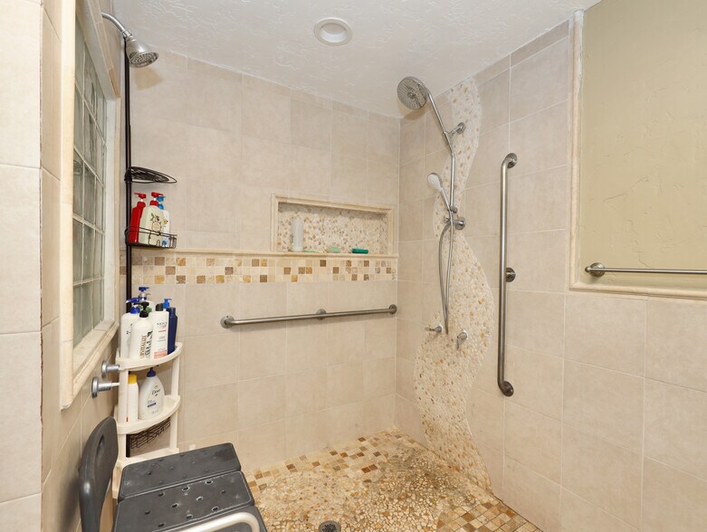 More Photos Of 41 E Center St, Centerville Assisted Living For Sale